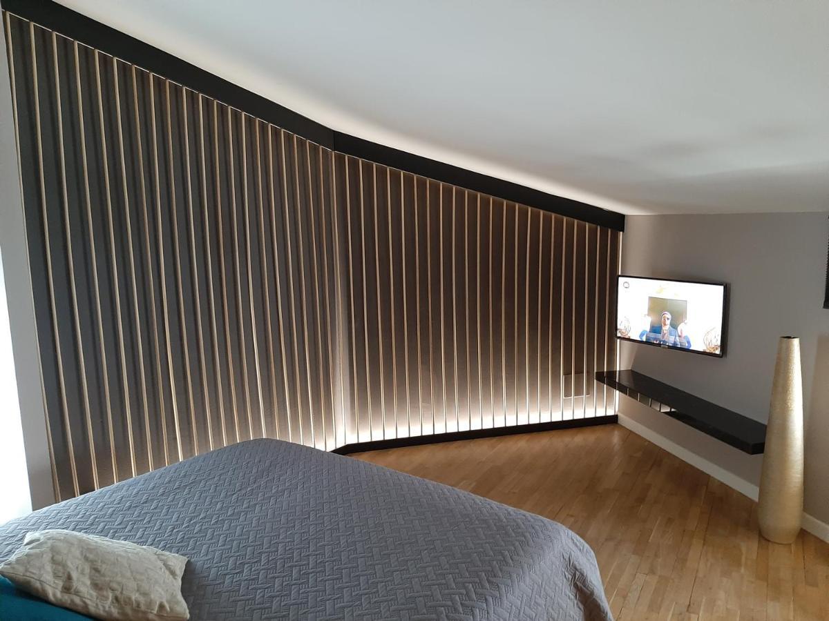 Moaa - Modern Art Apartment Desenzano del Garda Luaran gambar