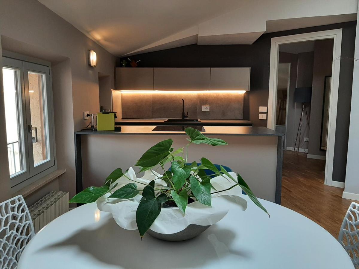 Moaa - Modern Art Apartment Desenzano del Garda Luaran gambar